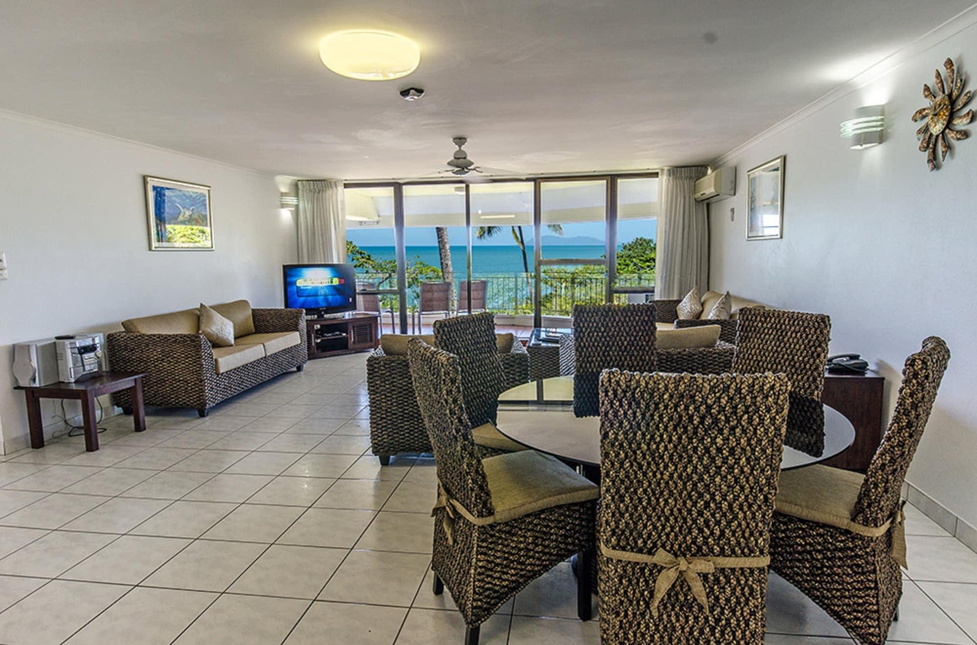 Roydon Beachfront Apartments Trinity Beach Kültér fotó