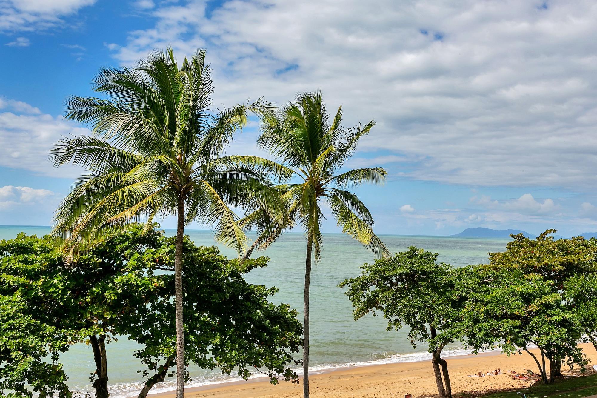 Roydon Beachfront Apartments Trinity Beach Kültér fotó