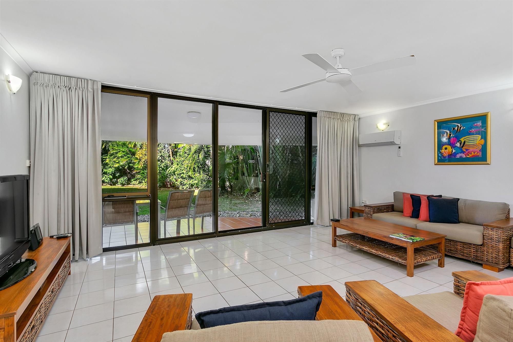 Roydon Beachfront Apartments Trinity Beach Kültér fotó