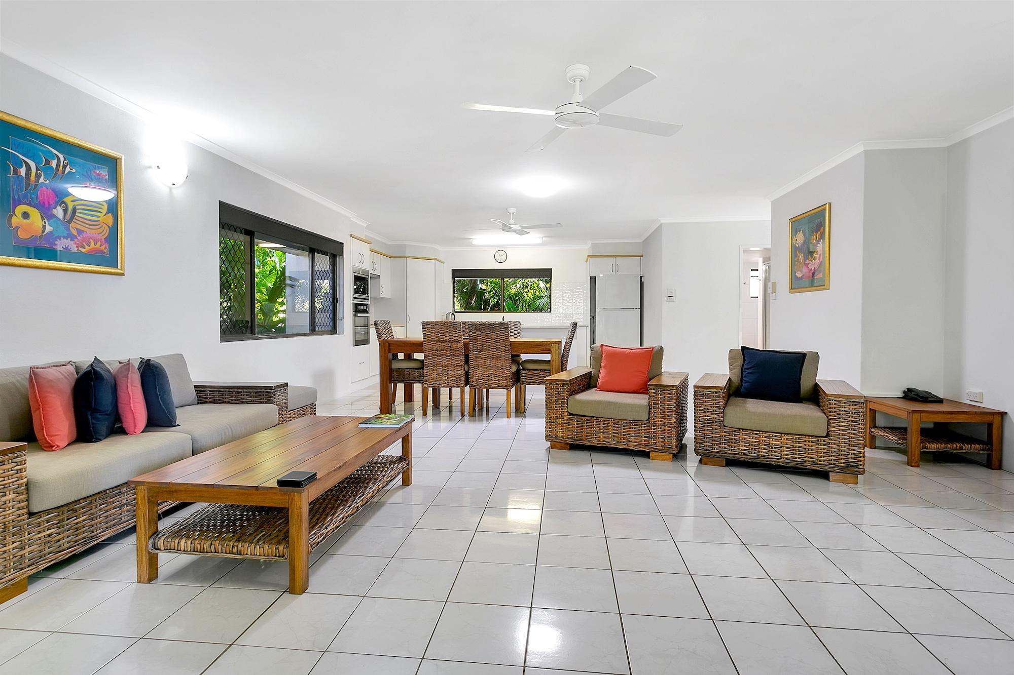 Roydon Beachfront Apartments Trinity Beach Kültér fotó
