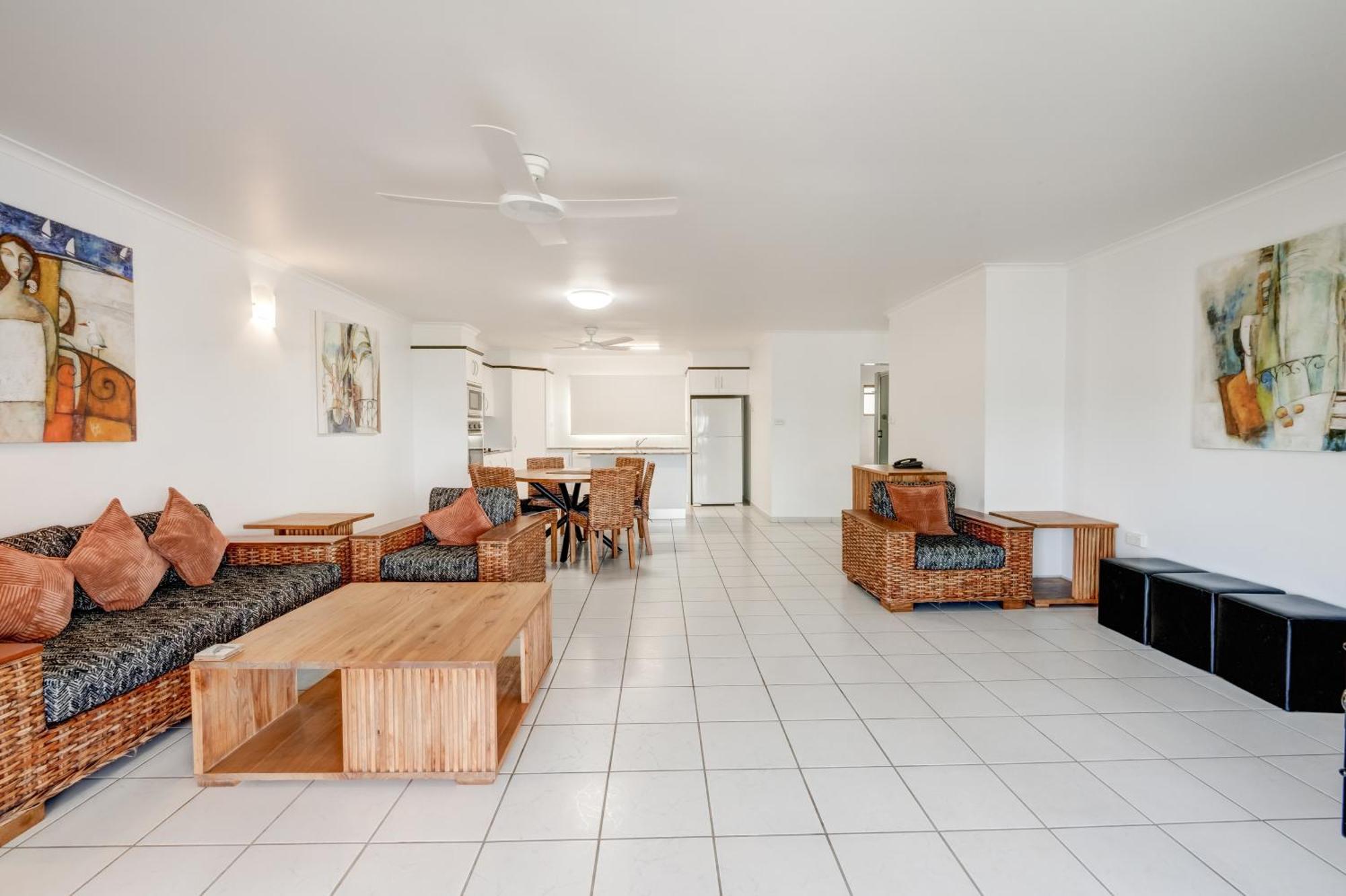 Roydon Beachfront Apartments Trinity Beach Kültér fotó