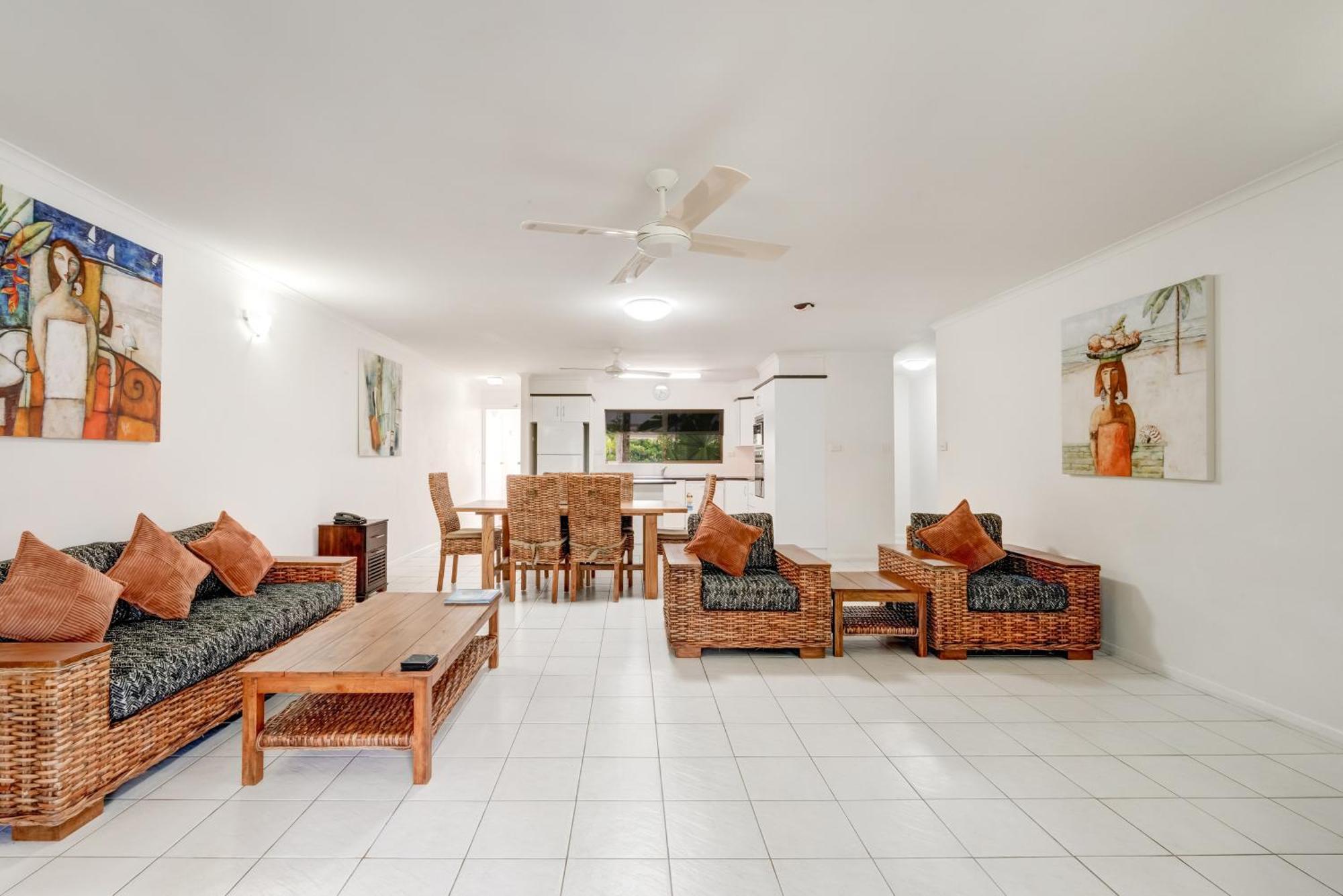 Roydon Beachfront Apartments Trinity Beach Kültér fotó