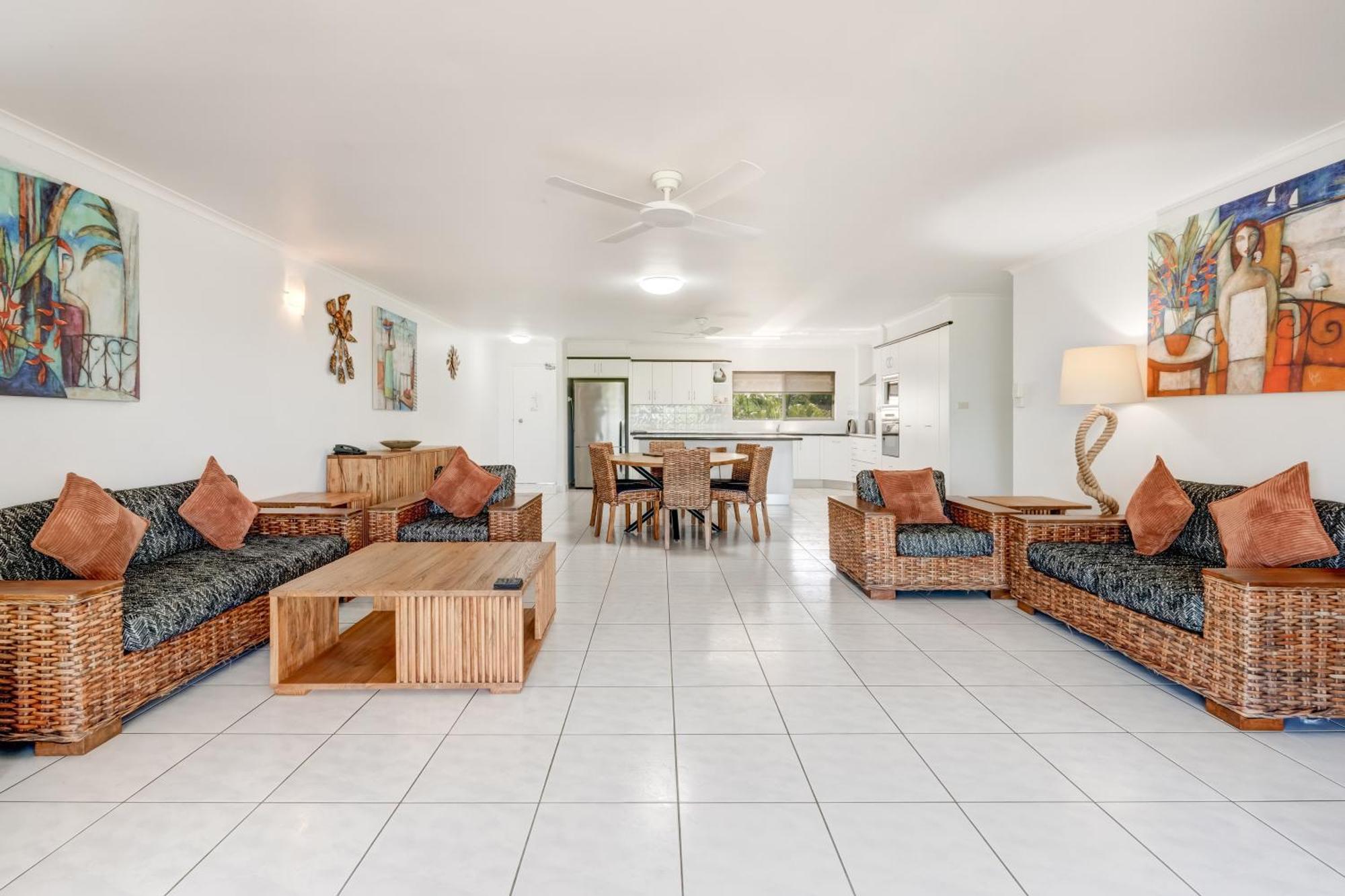 Roydon Beachfront Apartments Trinity Beach Kültér fotó