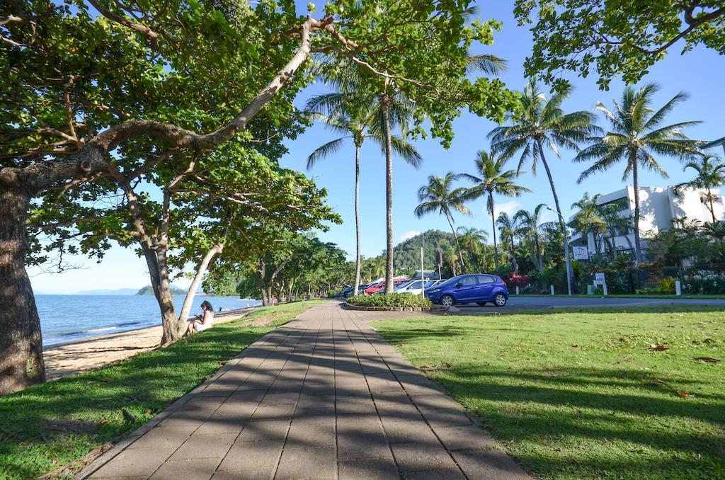 Roydon Beachfront Apartments Trinity Beach Kültér fotó
