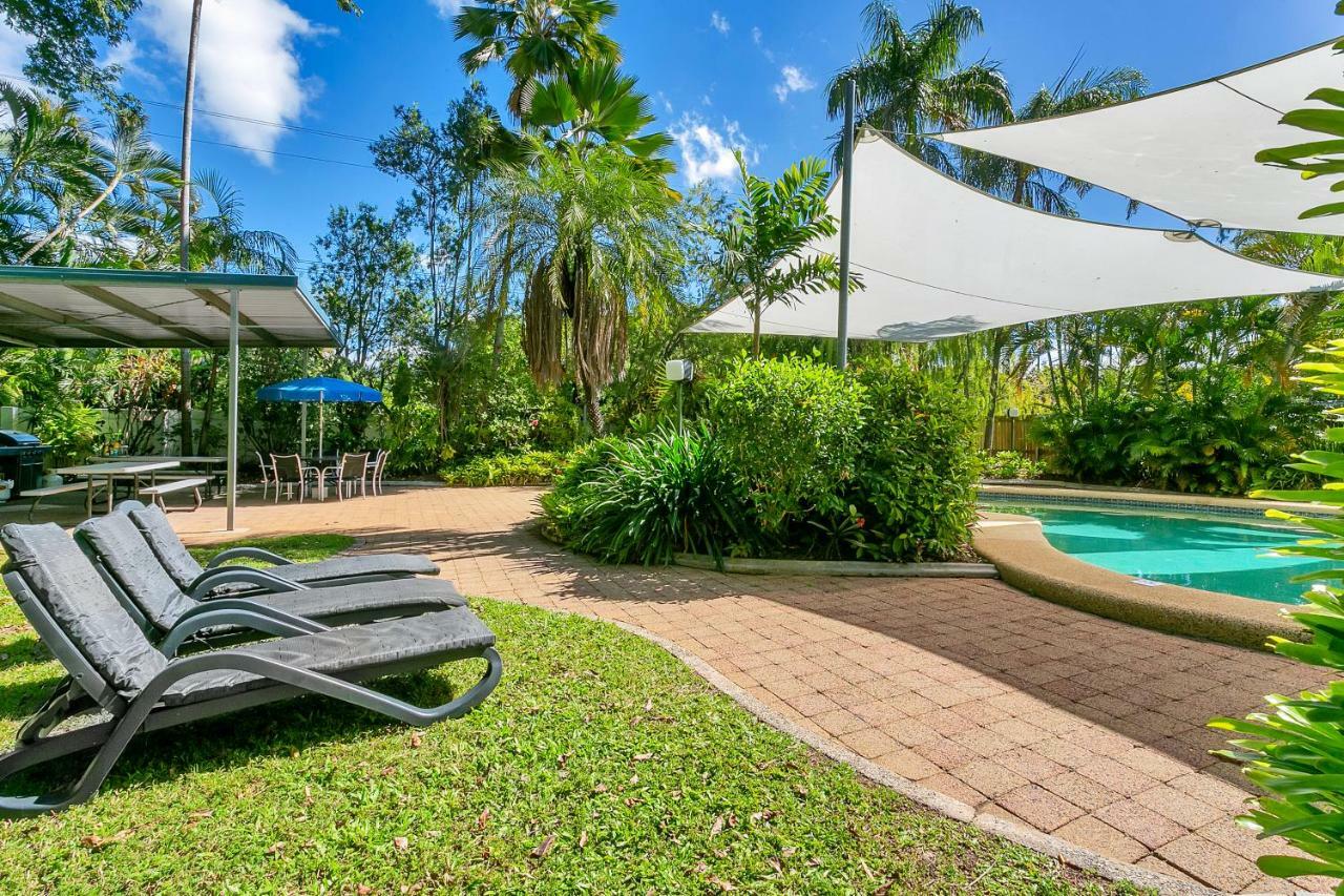 Roydon Beachfront Apartments Trinity Beach Kültér fotó